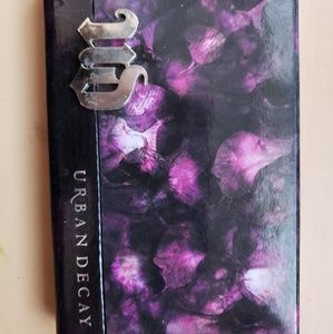 Urban Decay eyeshadow pallete